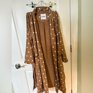 BB Dakota polka dot duster